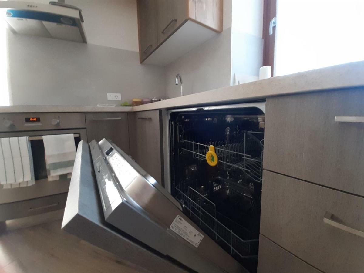 לביקו טרמה Appartamento Morettina Con Terrazzo מראה חיצוני תמונה